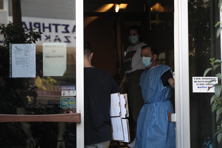 Θεσσαλονίκη: Παραδέχθηκε τα κρούσματα το Χαρίσειο Γηροκομείο μετά την εισαγγελική έρευνα