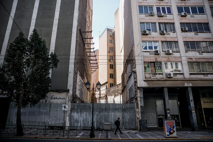 Lockdown: Ποια μέτρα “κλείδωσαν” για την Αττική – Και άλλες περιοχές σε “βαθύ κόκκινο”