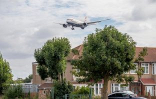 Το μυστήριο με τον άνθρωπο που έπεσε από τον ουρανό