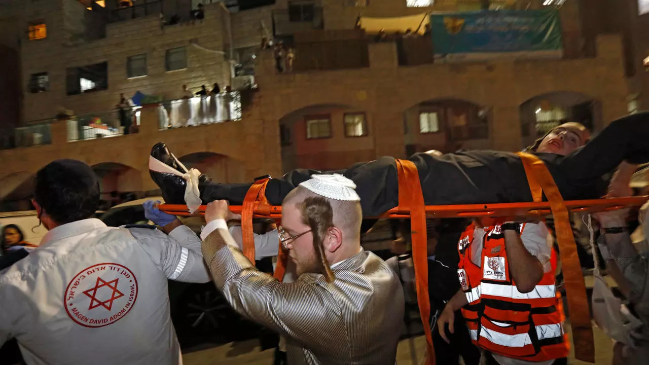 Two dead as synagogue stands collapse near Jerusalem