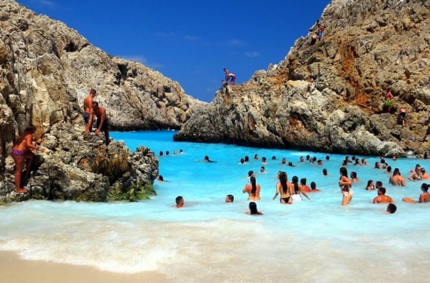 Ταξίδια με μία δόση ή δύο;-Το “Chaos” των εμβολίων στην Ε.Ε