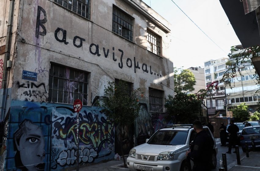 Νέα επιχείρηση εισβολής και σφραγίσματος του θεάτρου «Εμπρός» από την ΕΛ.ΑΣ.