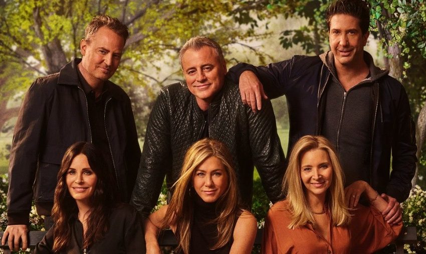 Τα Φιλαράκια: “Μια εφηβεία επιεικής, που γίνεται σαράντα”