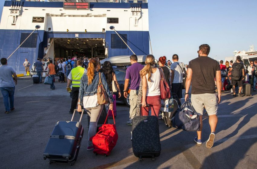 Η Μεγάλη Έξοδος από το lockdown: Γεμίζουν τα καράβια – “Πήζουν” τα διόδια