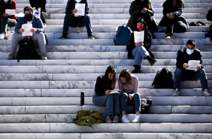 Χ. Βερναρδάκης/ Η “μητέρα της μητέρας των μαχών” είναι η μείωση των εισακτέων στα Πανεπιστήμια