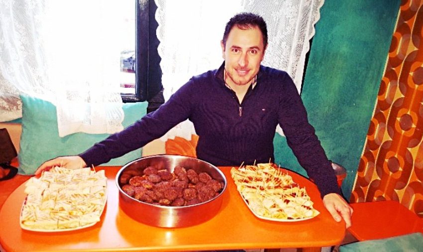«Μητσομαγειρέματα», η ιστοσελίδα ενός 40χρονου με τις συνταγές των γιαγιάδων