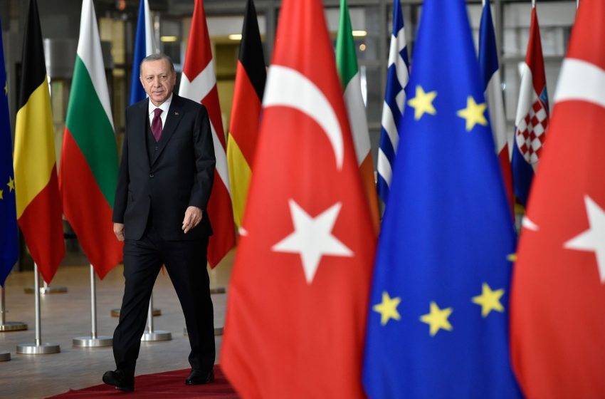 Νέο γεωπολιτικό τοπίο γύρω από τον Ερντογάν: Η στροφή Μακρόν,η Μέρκελ,η Καμπούλ και τα Βαρώσια