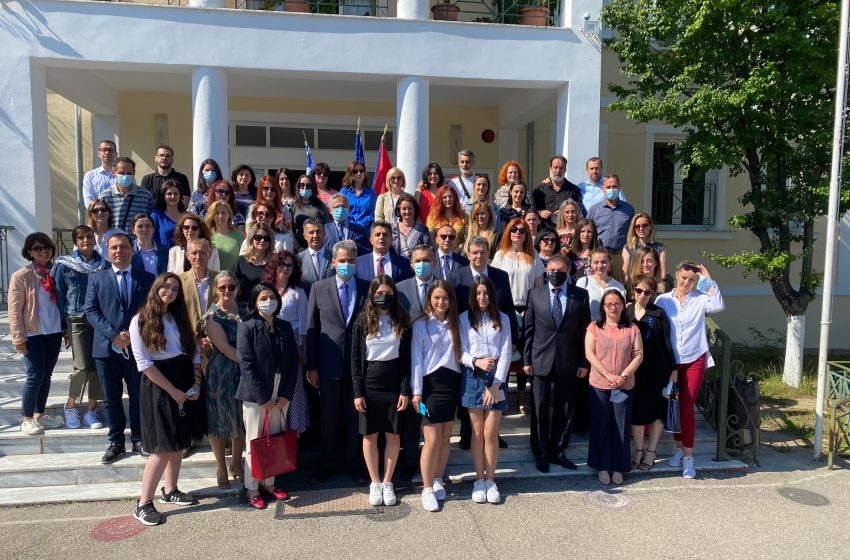 Έλληνες ενός κατώτερου Θεού