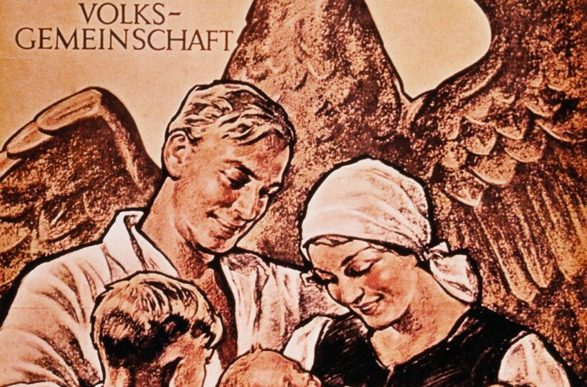 Ενα συνέδριο για τη “γονιμότητα”, ο Όρμπαν και η… μαμά του Αδόλφου Χίτλερ