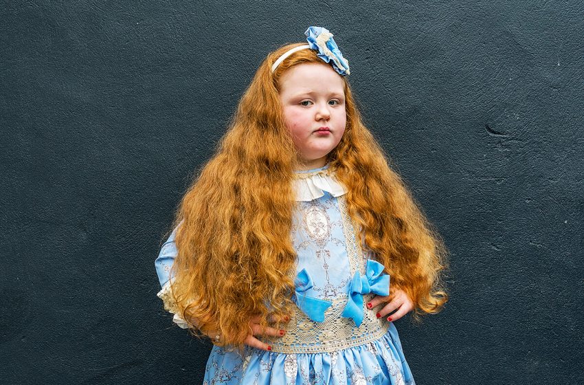 Για κοίτα με στα μάτια, λοιπόν, κι εξηγήσου!