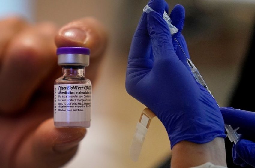 Θύελλα στην επιστημονική κοινότητα για την τρίτη δόση: Οι περισσότεροι άνθρωποι δεν την χρειάζονται