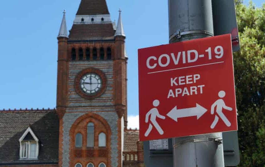 Έκρηξη κρουσμάτων στη Βρετανία με 8 στους 10 να έχουν εμβολιαστεί