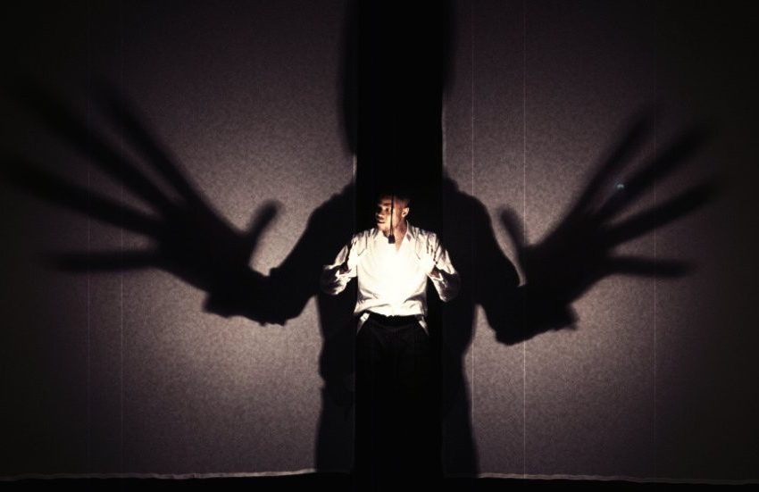 Κακόηθες Μελάνωμα: Εγκλήματα και ΜΜΕ