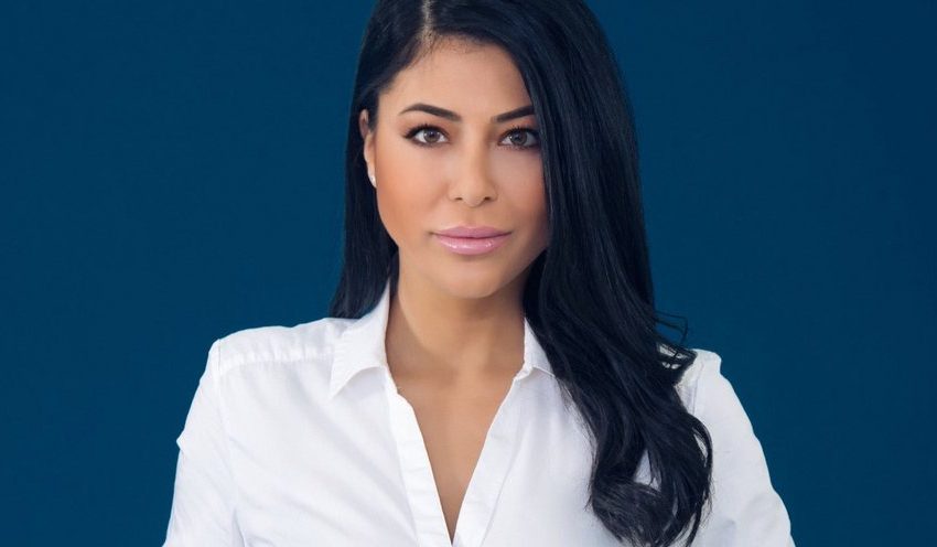 Η “γραφική” (;) πολιτευτής που κηρύσσει πόλεμο κατά της αξύριστης μασχάλης