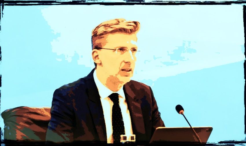 Σκέρτσος: Καμία παράταση για τους υγειονομικούς – “Yπάρχει ακόμη χρόνος να εμβολιαστούν” μπερδεύοντας τους χρόνους εμβολιασμού