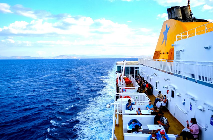 Εμβολιασμένοι και μη: Πως θα ζούμε και θα ταξιδεύουμε