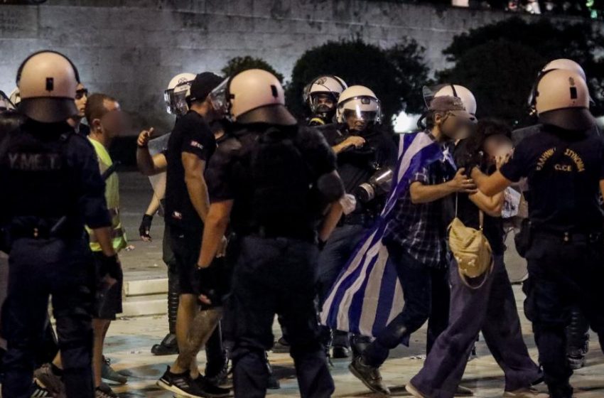 Η “γεωγραφία” της ακροδεξιάς του αντιεμβολιασμού/ Οι ομάδες, τα κόμματα, τα πρόσωπα