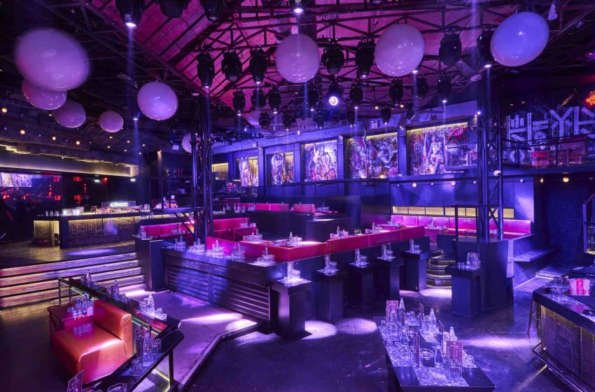 Νέα ΚΥΑ: Τελικά μόνο για εμβολιασμένους και νοσήσαντες τα κλειστά κέντρα διασκέδασης