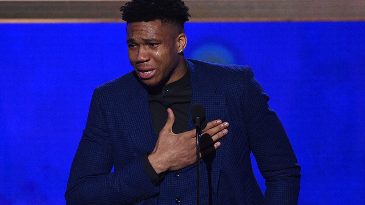 MVP στο NBA ο Γιάννης Αντετοκούνμπο (βίντεο) | Η ΚΑΘΗΜΕΡΙΝΗ