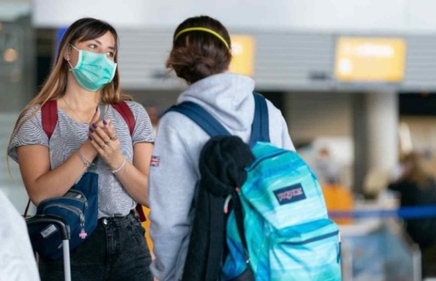 Freedom Pass: Πότε και πώς θα πάρουν τα 150 ευρώ οι εμβολιασμένοι νέοι