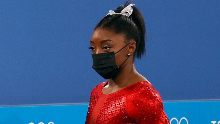 Η Σιμόν Μπάιλς αποχώρησε και από το ατομικό