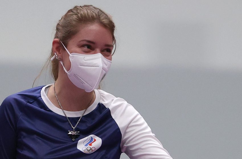 Fan του The Witcher κέρδισε το χρυσό στην σκοποβολή φορώντας το γνωστό μενταγιόν