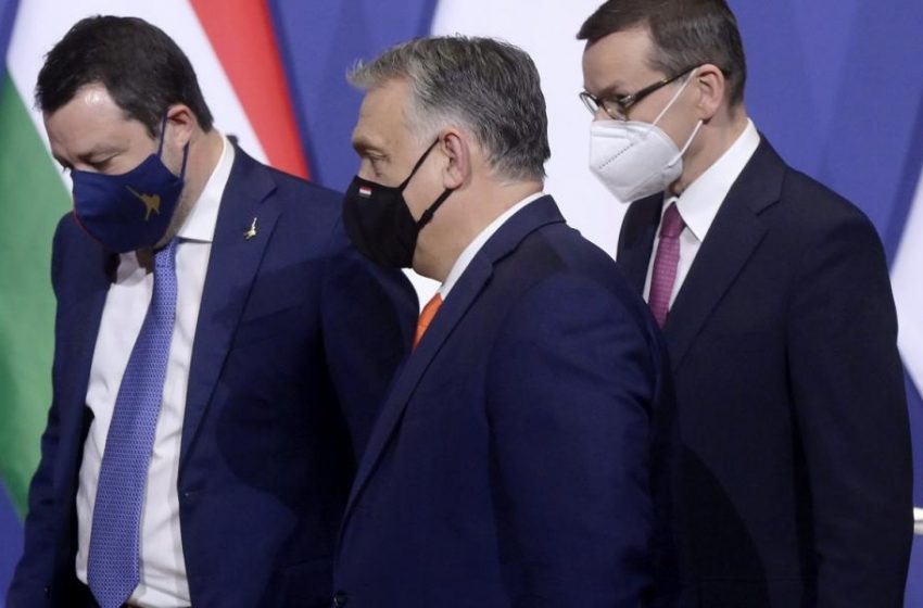 Γκίντεον Ράκμαν/ H δημοκρατία στην Ευρώπη προσαρμόζεται στην Aκροδεξιά