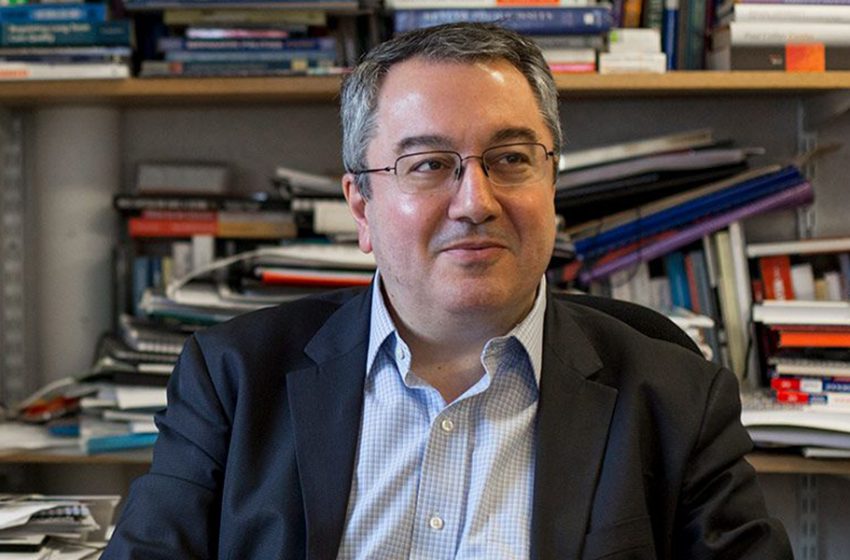 Μόσιαλος: Οι αβεβαιότητες στην αρχή της πανδημίας και οι παρεμβάσεις στην επόμενη φάση