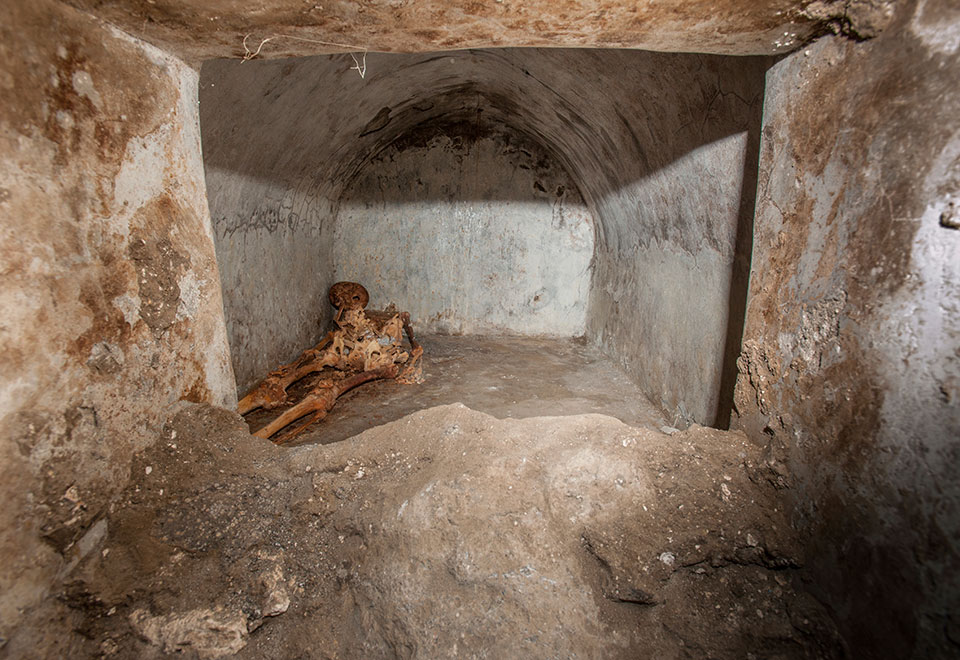 archaiologiki-anakalypsi-stin-pompiia-anevainan-theatrikes-parastaseis-sta-ellinika4