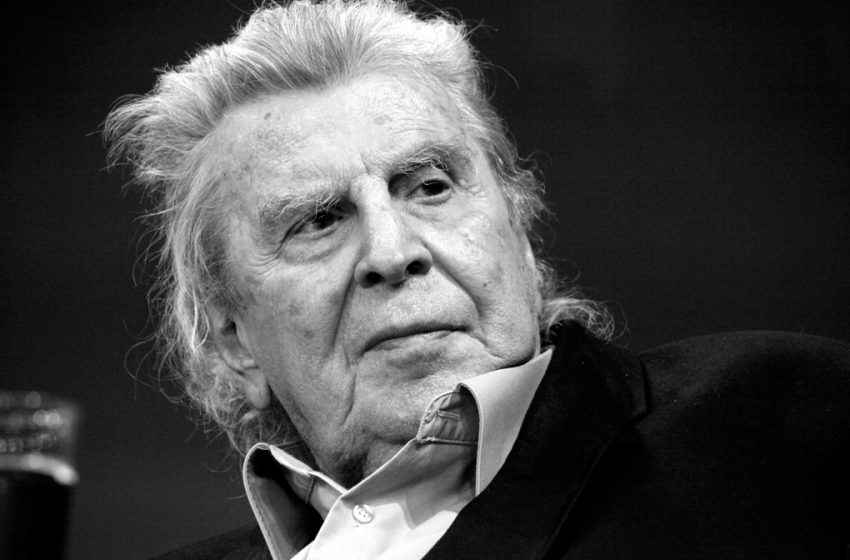 Μίκης Θεοδωράκης/ Η φασιστική νοοτροπία σαπίζει καθημερινά το εθνικό σώμα σαν το σαράκι