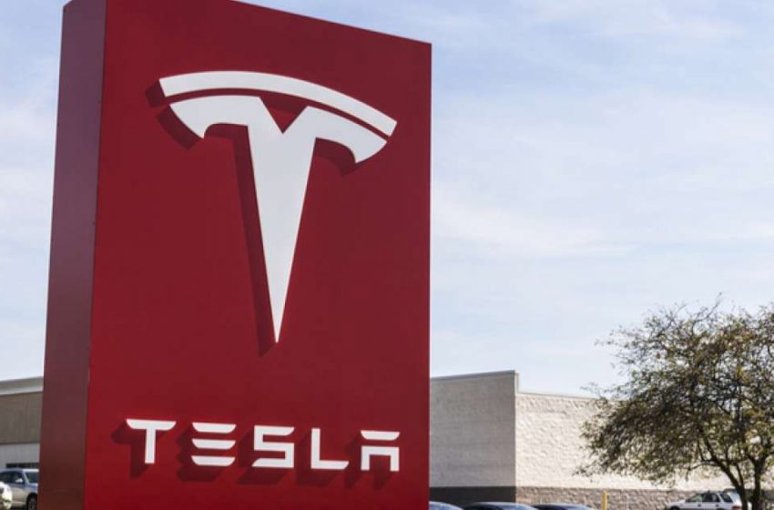 Μίσος και σβάστικες: Τι συμβαίνει στην Τesla;