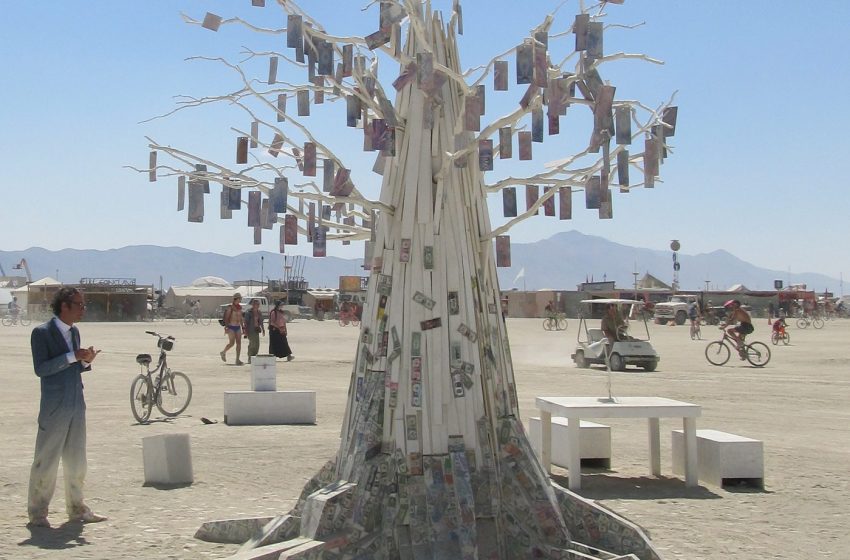 Το «λεφτά υπάρχουν» του Κυριάκου Μητσοτάκη