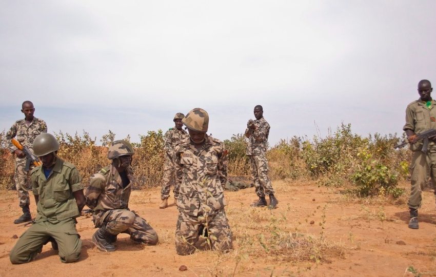 Με το χαμόγελο στα χείλη πάνε οι φαντάροι μας στο… Σαχέλ (;)