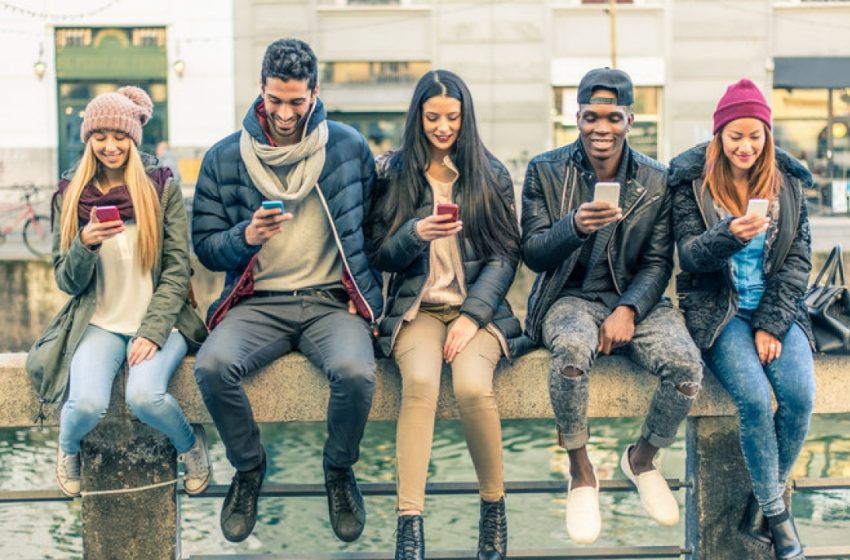 Μόνο για 3 μήνες τα δωρεάν 50 GB στους νέους 15-17