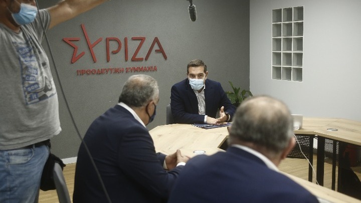 Τσίπρας σε ΓΣΕΒΕΕ και ΚΕΕΕ: Στρατηγική της κυβέρνησης για τις ΜμΕ είναι συγχωνεύσεις ή λουκέτο