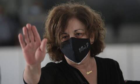 Μάγδα Φύσσα: Συγκλόνισε στο μνημείο του Παύλου - «Δικαιώθηκε η κοινωνία, δικαιωθήκαμε» - Newsbomb - Ειδησεις