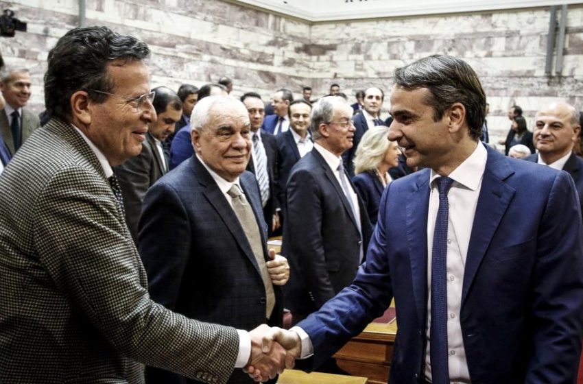 Κύρτσος: Να επιστρέψει ο Τσιόδρας με τριμελή ομάδα “κοινής αποδοχής”- “Με 80 νεκρούς είναι προφανές πως η πολιτική που εφαρμόζεται δεν καλύπτει τις ανάγκες”