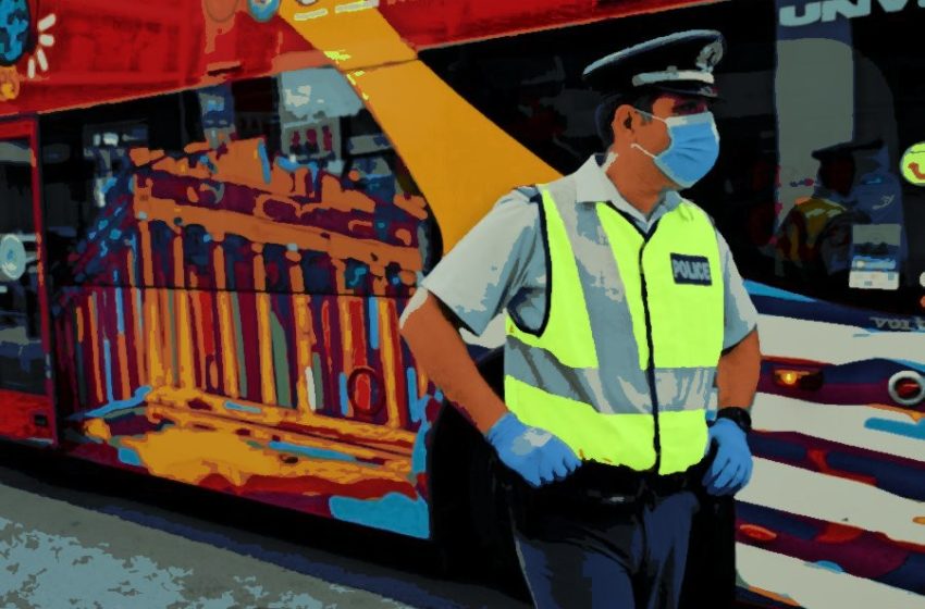 Τι τους θέλουμε τους γιατρούς, αφού θα μας σώσουν οι νόμοι και… οι αστυνόμοι