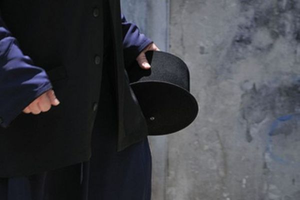 Ιερείς ή γιατροί: Υποχώρηση μετά τις αντιδράσεις;