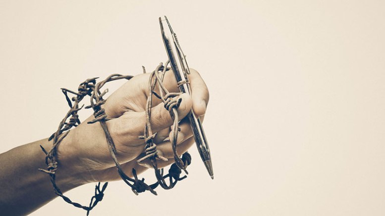 Δημήτρης Χριστόπουλος / Γιατί συμπαραστεκόμαστε στους δημοσιογράφους όταν διώκονται