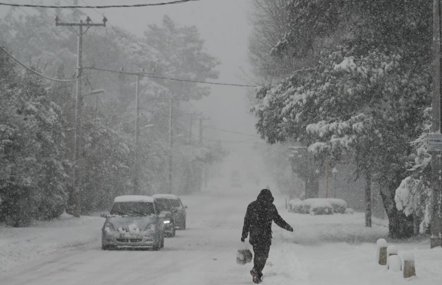Επέλαση του χιονιά στην Ισπανία: Κλειστοί δρόμοι και&hellip;