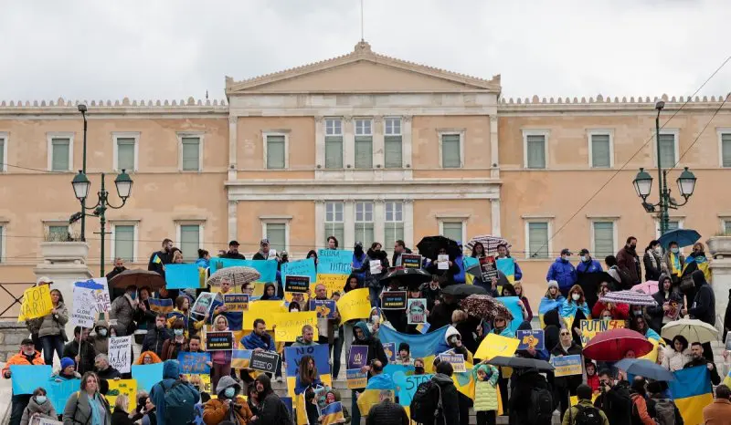 FAZ: Η απομάκρυνση της Ελλάδας από τη Ρωσία