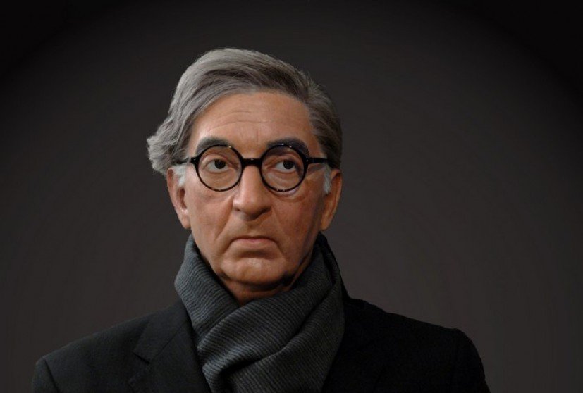 Ενας κέρινος Καβάφης