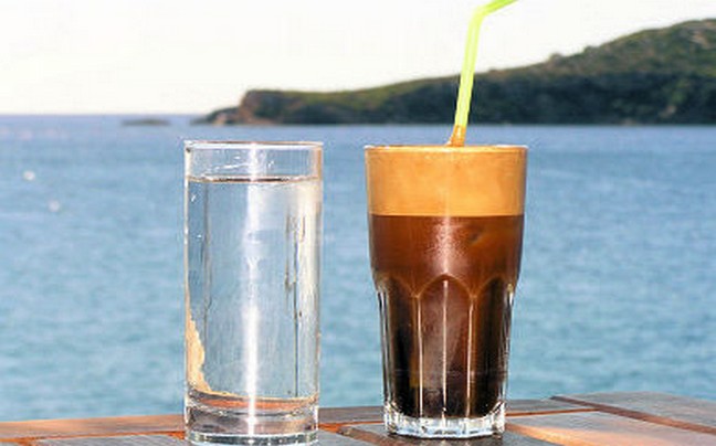 Η μεγάλη επιστροφή του… φραπέ