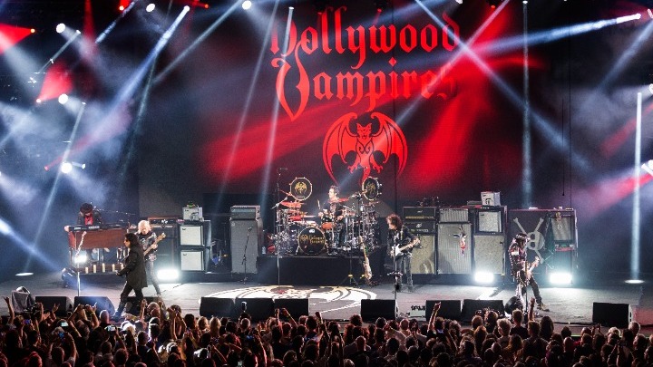 Ο Τζόνι Ντεπ σε περιοδεία με τους Hollywood Vampires το 2023