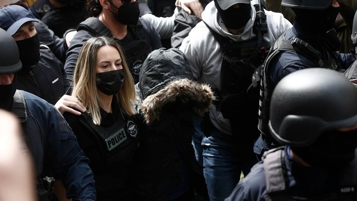 Ύποπτη για τους θανάτους της Μαλένας και της Ίριδας, η Ρούλα Πισπιρίγκου