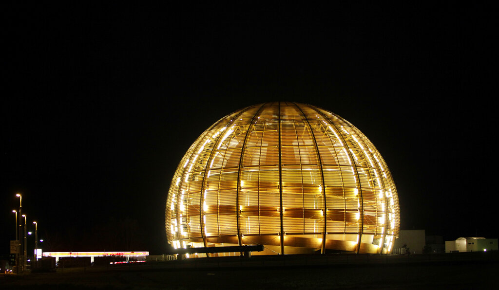 CERN: Οι επιστήμονες παρατήρησαν τρία «εξωτικά» σωματίδια για πρώτη φορά