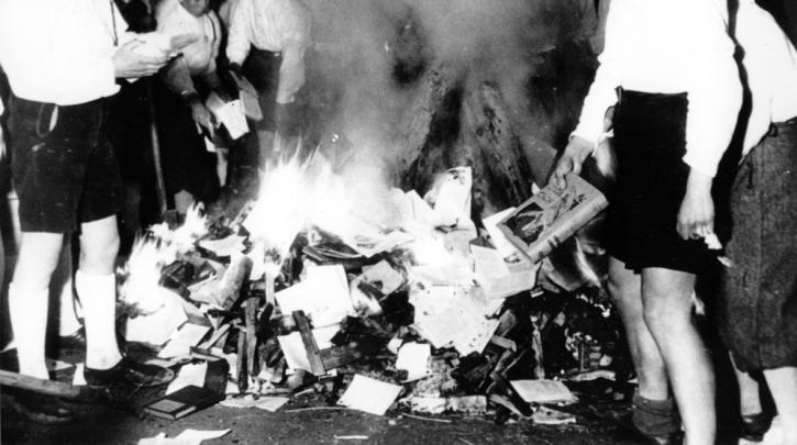 16 Αυγούστου 1936: Το μαζικό κάψιμο βιβλίων από τον Μεταξά