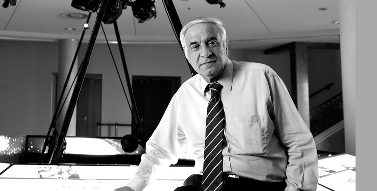 Το παιδί του Διονύση Σιμόπουλου αλλάζει φωτογραφία στο προφίλ του αστροφυσικού και συγκινεί: «That’s all&hellip;