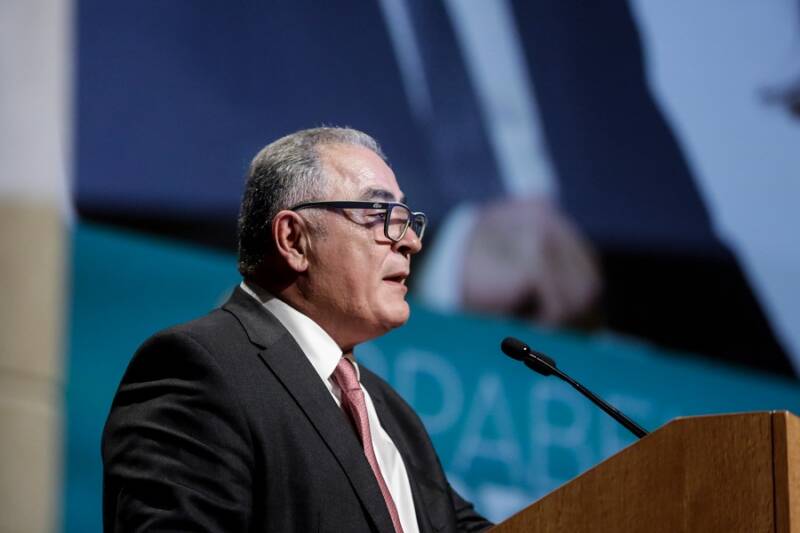 Άρθρο του Ιωάννη Χατζηθεοδοσίου: Να μην οδηγηθούν στον Καιάδα οι μικρομεσαίες επιχειρήσεις